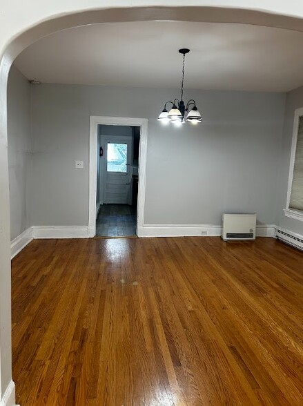 Building Photo - 601 Clay Ave