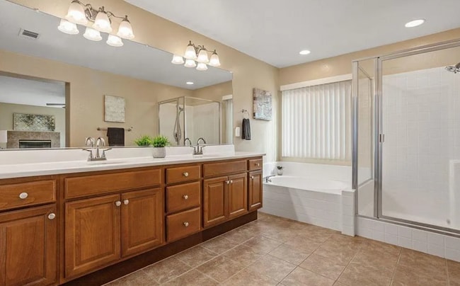 Building Photo - Available for Rent – Beautiful Gated 3BD/3BA Home Near Cal State San Marcos