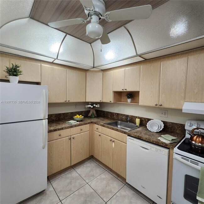 Building Photo - 8415 SW 107th Ave