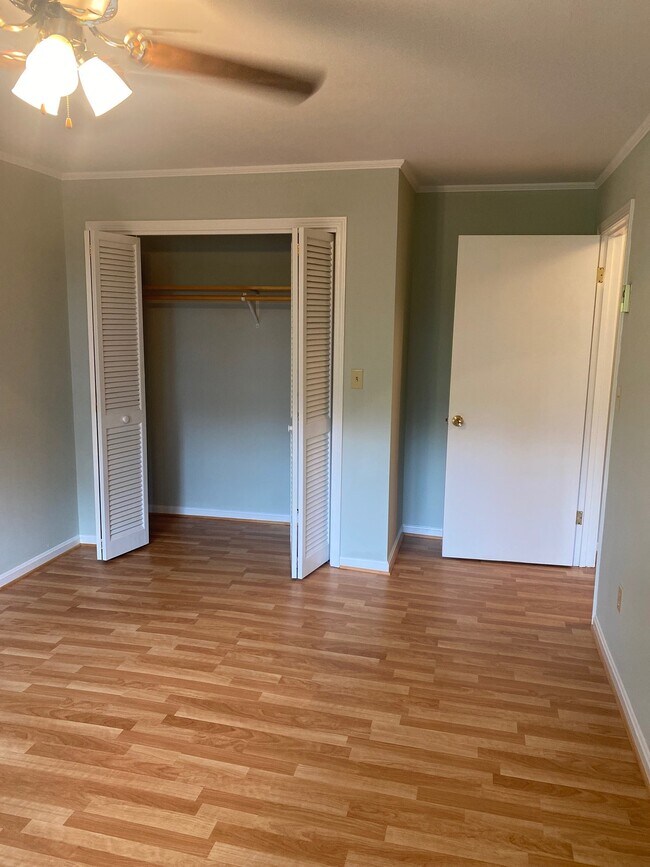 Building Photo - 310 West Chestnut Street, Unit 2