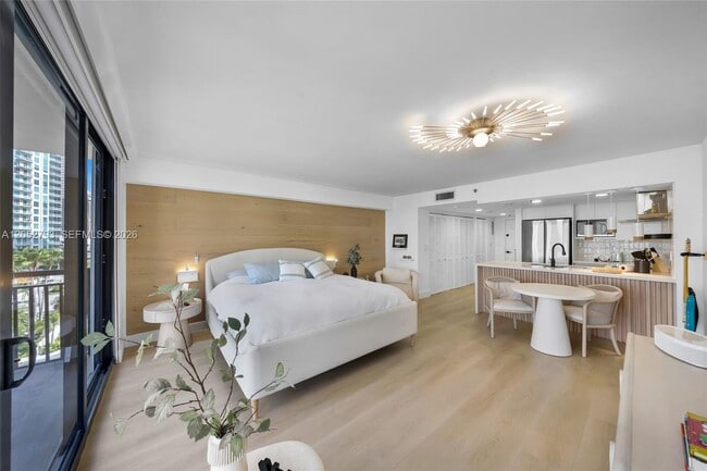 Building Photo - 540 Brickell Key Dr