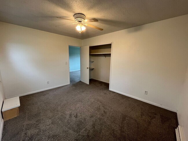 Building Photo - 17 N 62nd Ave W