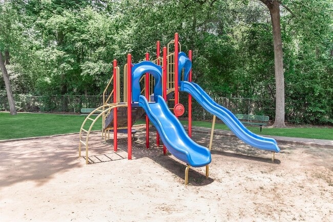 Building Photo - 18001 Cypress Trace Rd