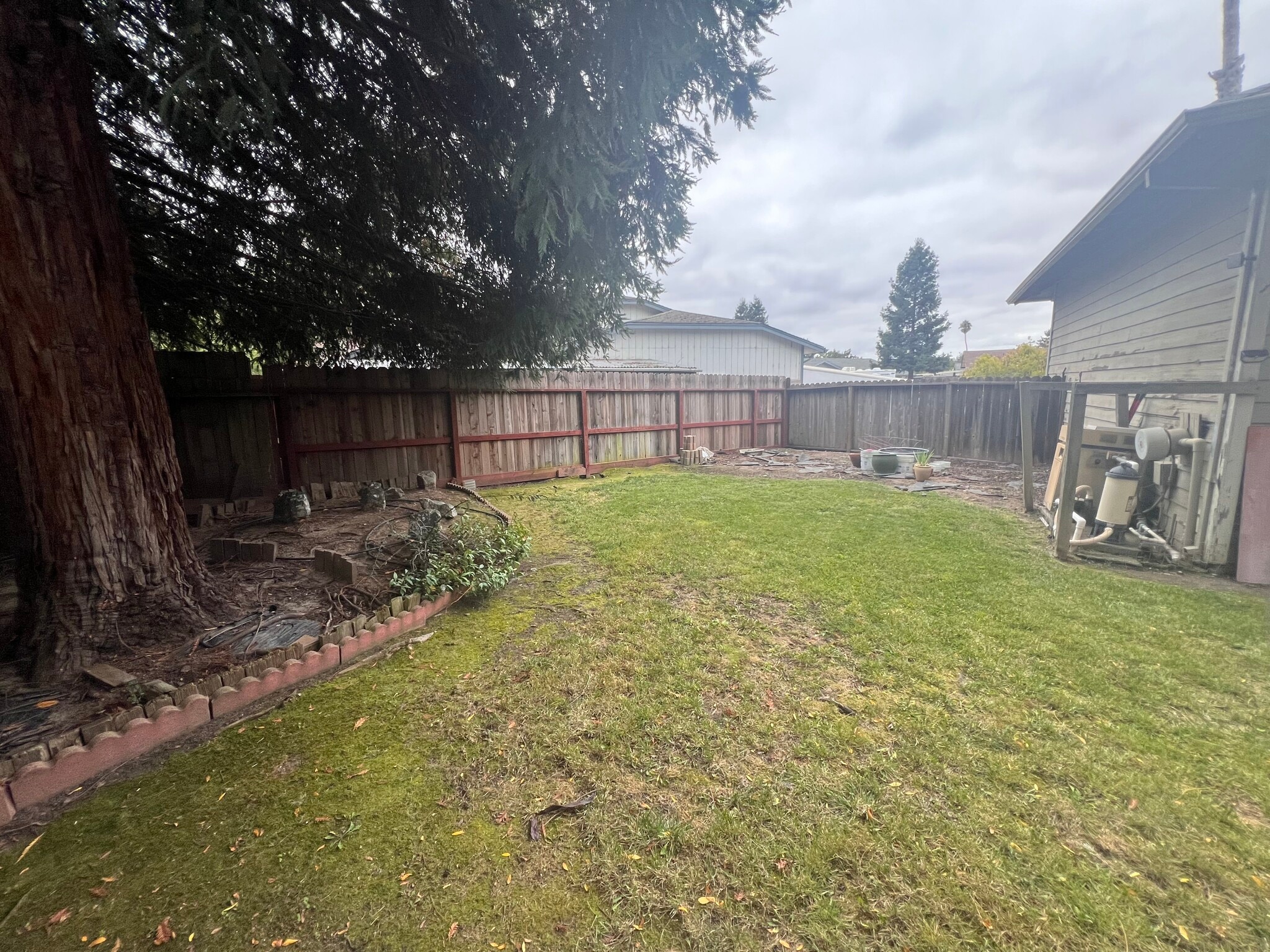 Building Photo - 4410 Hampton Ct