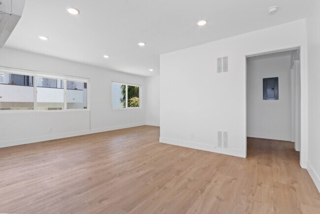 Building Photo - 8220 Norton