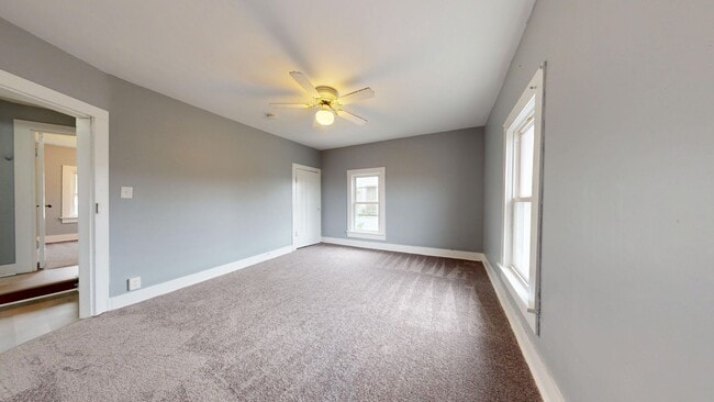 Building Photo - Ashland Schools! 4 bedroom, near town, fre...