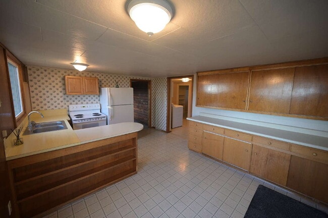 Building Photo - 2 bed 1 bath in a country setting