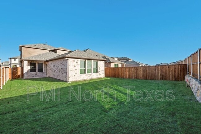 Building Photo - 805 Portina Dr