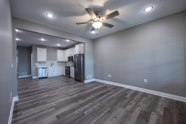 Living room - 1203 William Pl