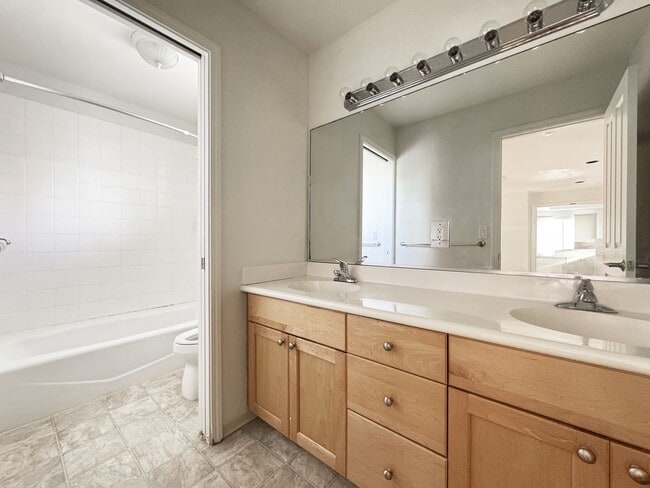 Building Photo - Spacious Ewa Beach Home with Central A/C
