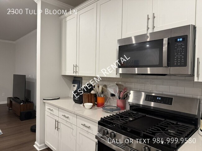 Building Photo - 2300 Tulip Bloom Ln