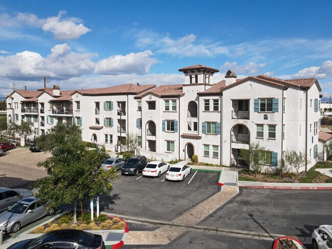 Building Photo - The Crossings of Chino Hills