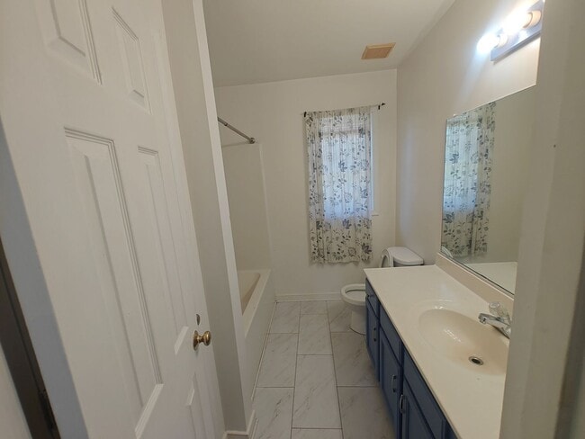 Building Photo - 4037 Birdbrook Dr