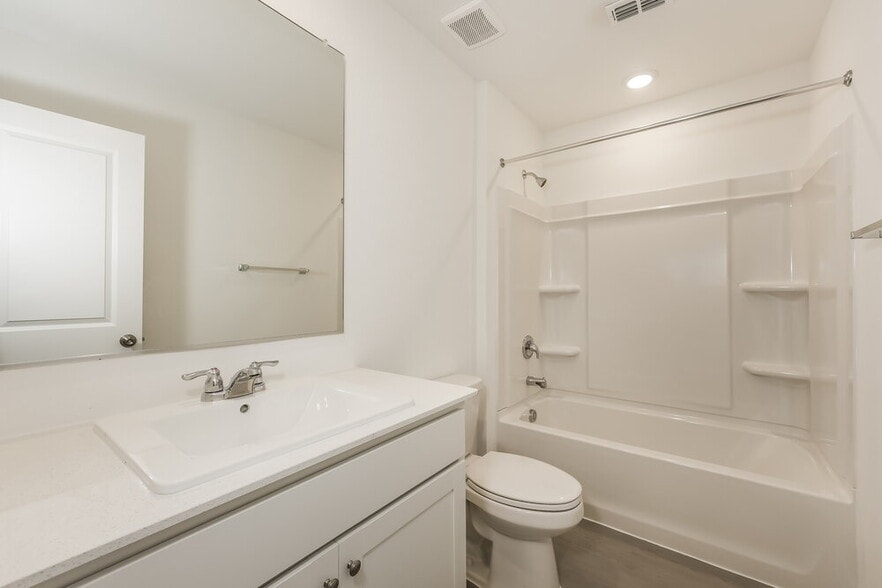 Building Photo - 110 Willow Wy