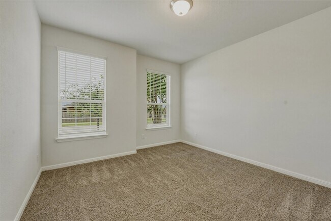Building Photo - 9528 Blaine Dr