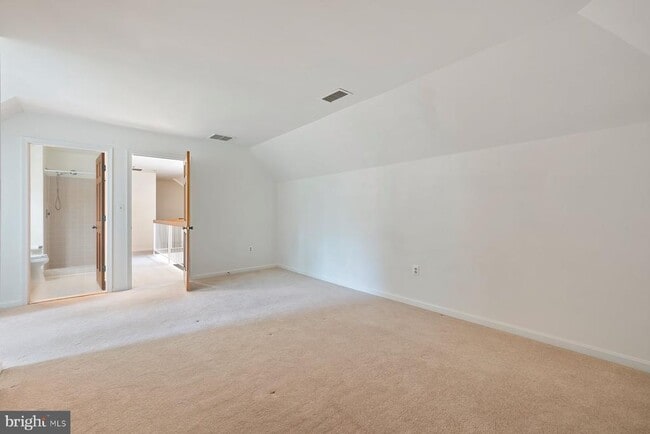 Building Photo - 370 S River Landing Rd