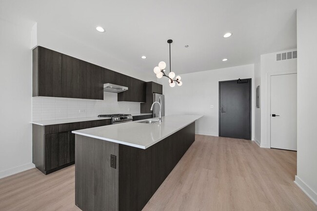 Building Photo - 1801 W Grand Ave