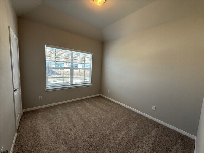 Building Photo - 15713 Strongbow Ter Dr