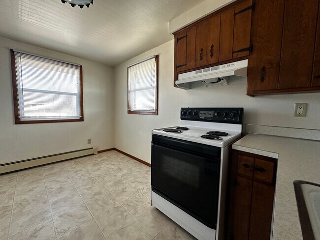 Building Photo - 1241 Apache Ave
