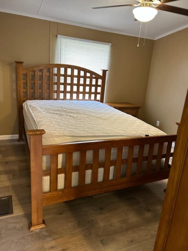 Building Photo - 732 Paradise Island Dr