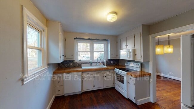 Building Photo - 38 Waters Ave