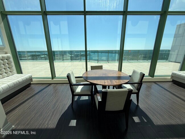 Building Photo - 1431 Riverplace Blvd