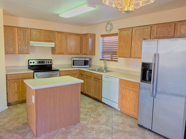 Building Photo - 35512 N Danish Red Trail