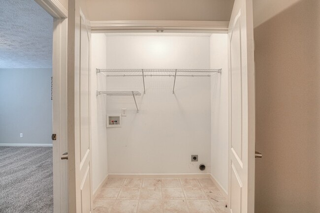 Building Photo - 2567 New Holland Cir