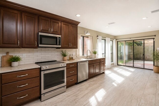 Building Photo - 12518 Dolgo Dr