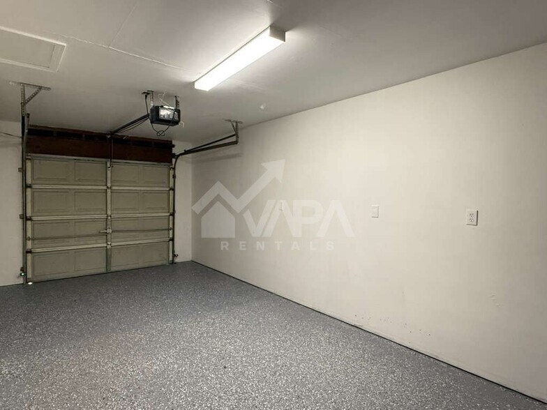 Building Photo - 4511 Diamondhead Dr