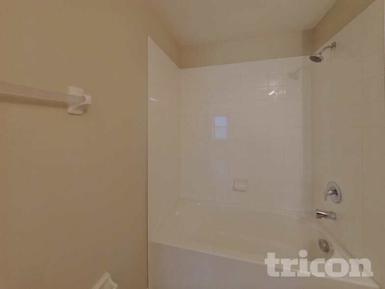 Building Photo - 1614 Broad Winged Hawk Dr