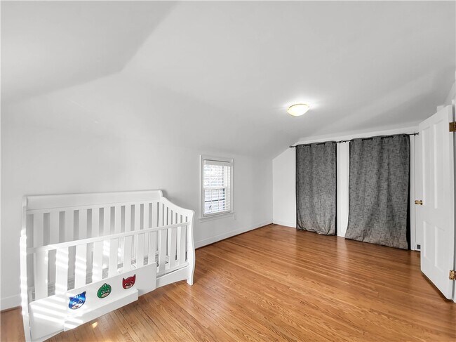 Building Photo - 54 Westmoreland Dr