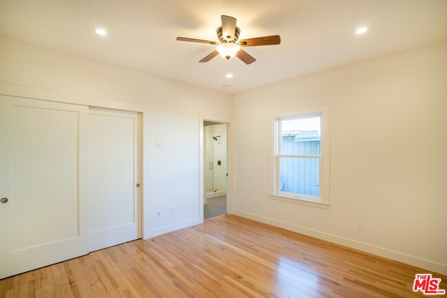 Building Photo - 802 E Kensington Rd