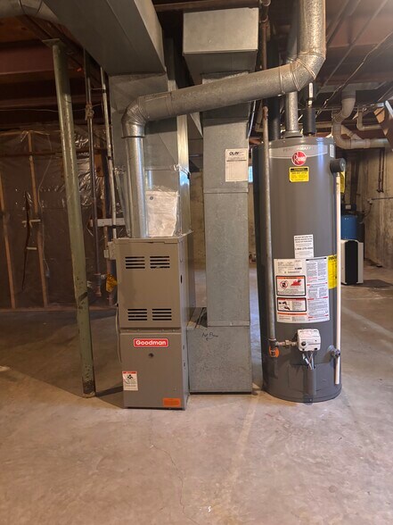 Building Photo - W557 Mary Ln