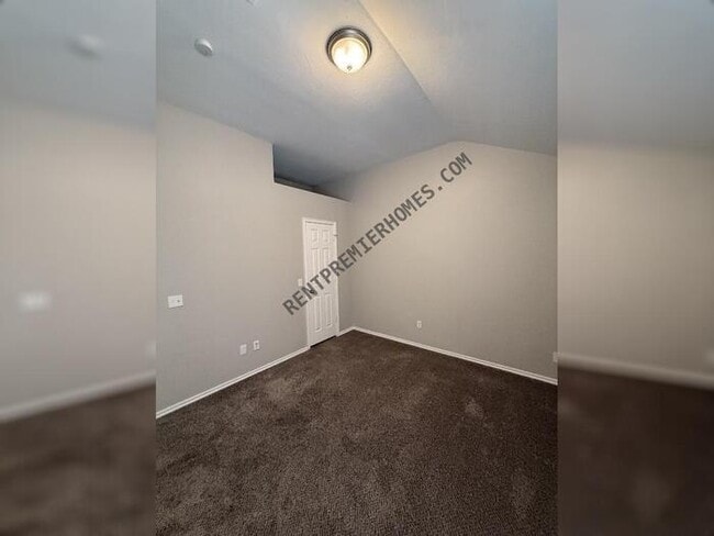 Building Photo - 6805 NW 136th Pl