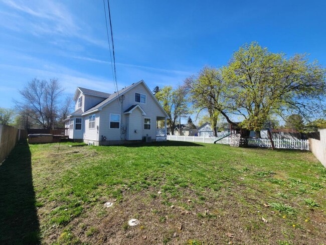 Building Photo - 3420 N Elton Rd