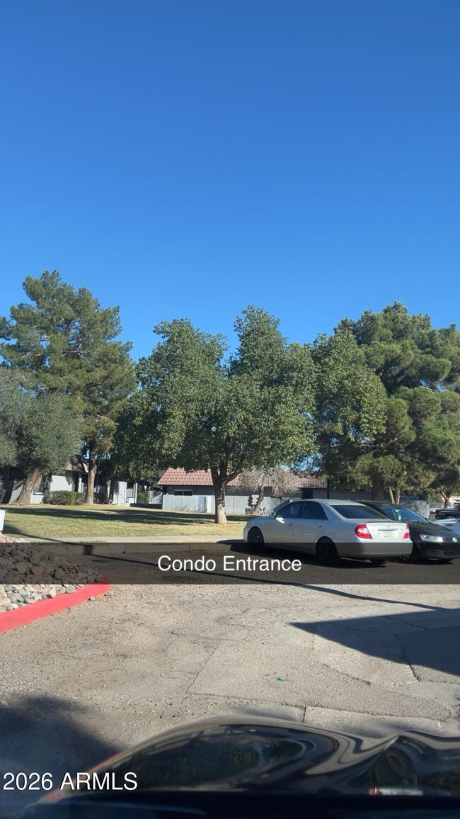 Building Photo - 9001 W Elm St