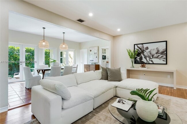 Building Photo - 414 Camilo Ave