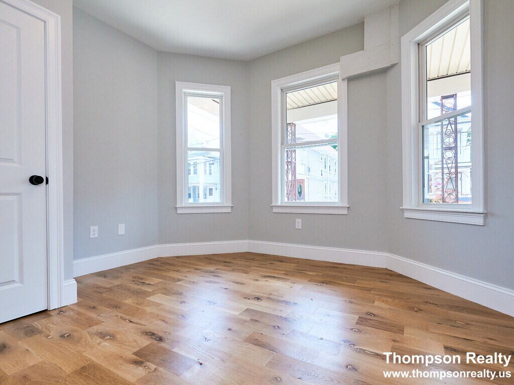 Building Photo - 1114 Saratoga St