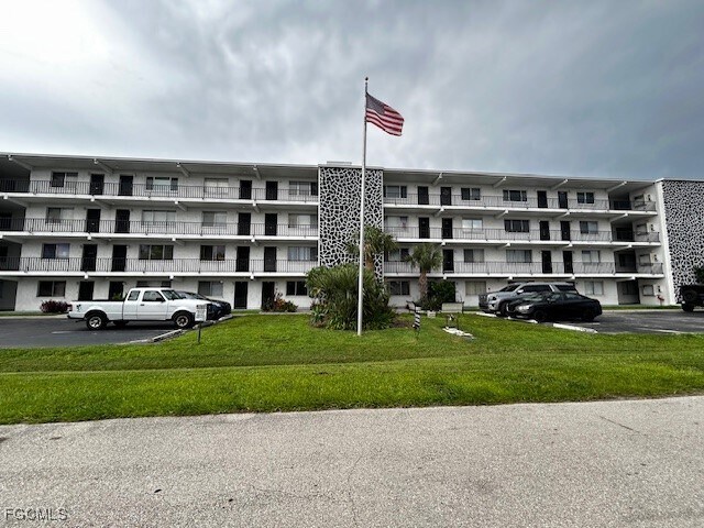 Primary Photo - 4906 Victoria Dr