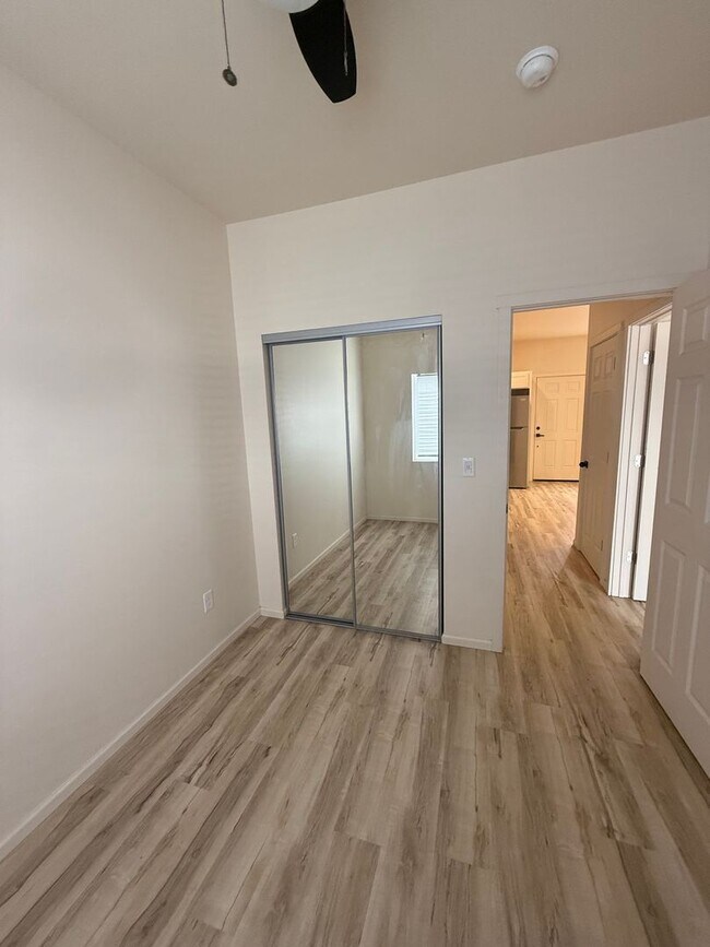 Building Photo - Stoltzfus-PM-026-0265