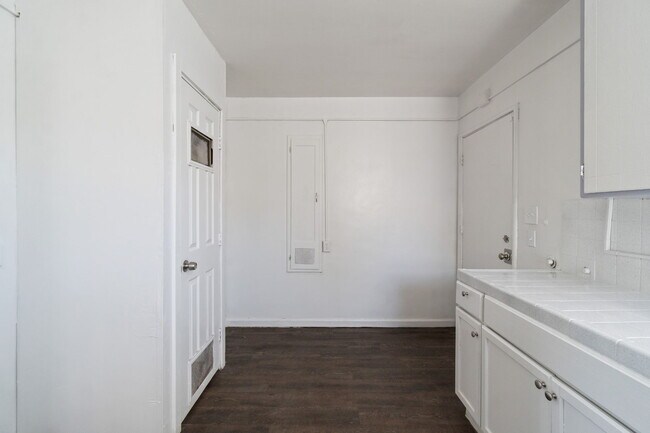 Building Photo - 1114 Martin Ave