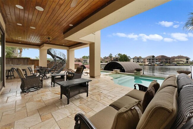 Building Photo - 12375 Tramonto Dr