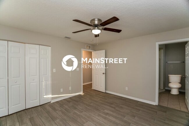 Building Photo - 3 Bedroom Pet-Friendly Home in St Petersbu...