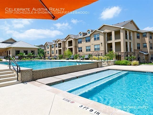 Building Photo - James on South First