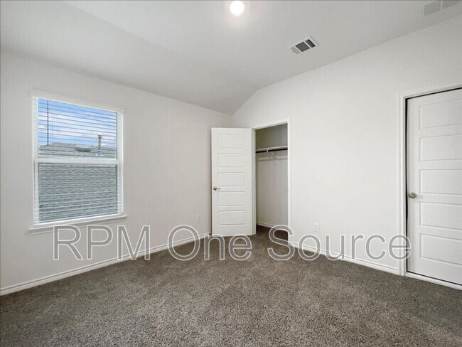 Building Photo - 4009 Savoy Wy