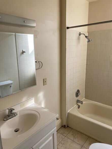 Building Photo - 3453 Woodburn Ave