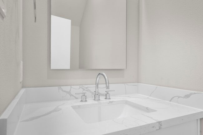 Building Photo - 861 Prosper St