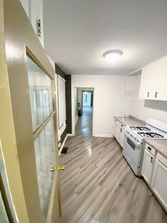 Primary Photo - 1123 Greenwich St