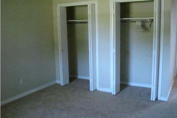 Building Photo - 12081 Longwood Dr